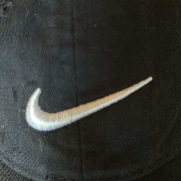 NEW Boys Nike Black Classic Hat with Iconic Swoosh - Picture 3 of 6